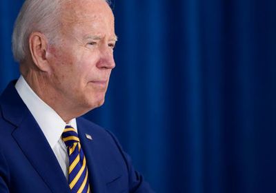 بايدن يعتزم تعليق الضريبة الفدرالية على أسعار الوقود