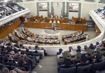 نواب البرلمان الكويتي يفضون اعتصامهم بعد حل مجلس الأمة
