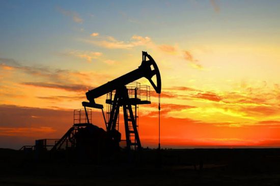 النفط يستأنف الهبوط في الأسواق العالمية