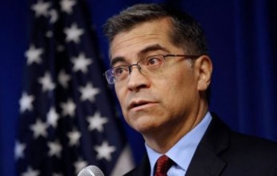 وزير الصحة الأمريكي يعلق على إلغاء قانون الإجهاض