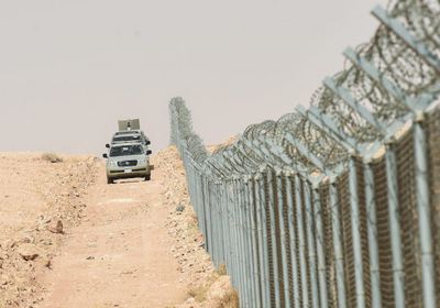 44 % منهم يمنيون.. السعودية تضبط 331 متسللا إلى أراضيها