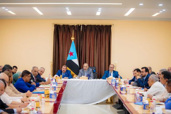 الرئيس الزُبيدي يكشف مشروعات لتطوير هيئات "الانتقالي"