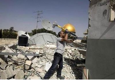 الاحتلال يجبر فلسطينيًا على هدم منزله بهذه الحجة