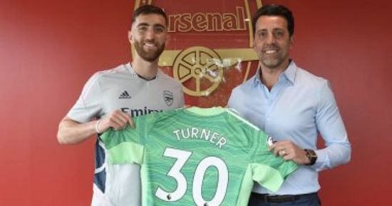 أرسنال يضم الحارس الأمريكي مات تيرنر