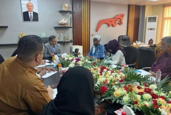محافظ عدن يطالب بتضافر الجهود لمواجهة أزمة الغذاء