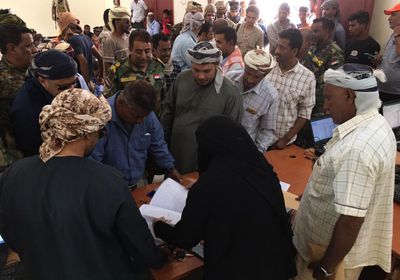 مكرمة من مؤسسة آل نهيان على العاملين المدنيين بسقطرى