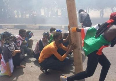 السودان.. الشرطة تطلق الغاز المسيل للدموع على متظاهرين بالخرطوم