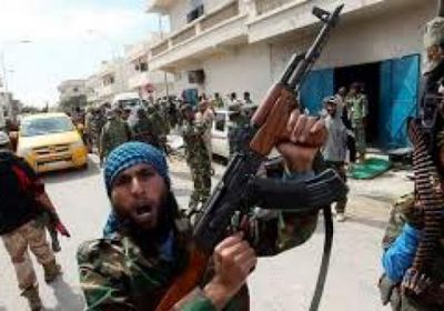 مليشيات مسلحة تفرق متظاهرين بالرصاص الحي في طرابلس