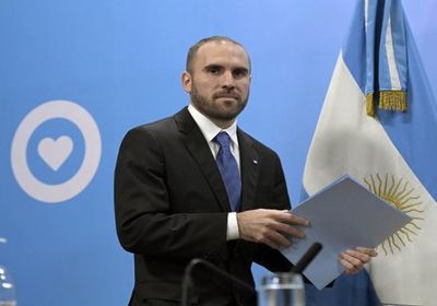 وزير الاقتصاد الأرجنتيني يستقيل من منصبه