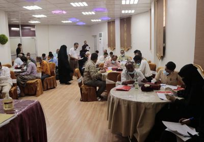 تدريب 1500 عامل بمستشفيات عدن على إدارة النفايات الطبية