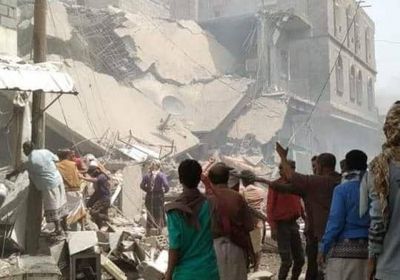 انهيار عمارة جراء انفجارات مخزن للسلاح في لودر