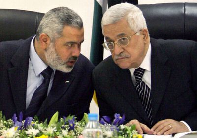 لأول مرة منذ أعوام.. عباس وهنية يلتقيان بالجزائر