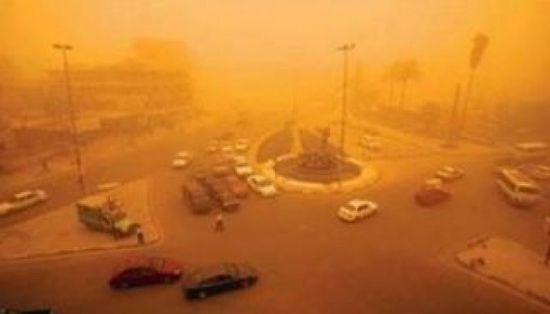 عواصف ترابية تضرب العراق أول أيام العيد 