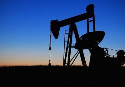 ارتفاع منصات التنقيب عن النفط بأمريكا بمقدار اثنتين