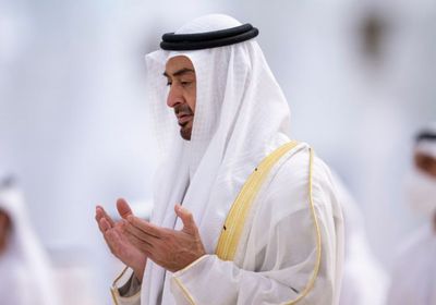 الشيخ محمد بن زايد يؤدي صلاة عيد الأضحى في "جامع الشيخ زايد"