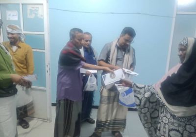 "انتقالي المهرة" يتفقد مستشفى الغيضة ويقدم مساعدات للمرضى