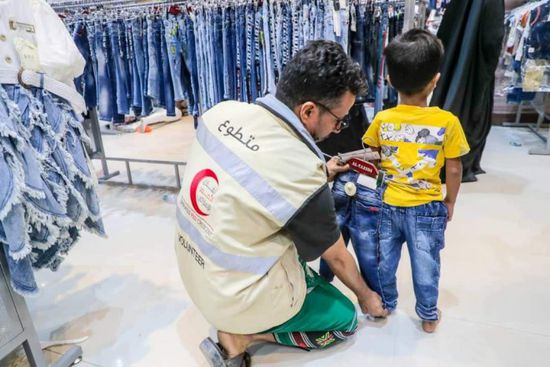 "هلال الإمارات" يوزع كسوة العيد على 16 ألف أسرة