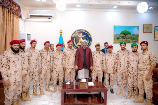 حشود شعبية تهنئ الزُبيدي بحلول العيد لليوم الرابع