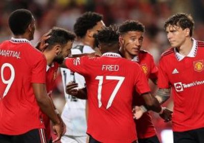 مانشستر يونايتد يقسو على ليفربول برباعية