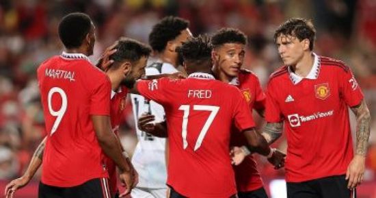 مانشستر يونايتد يقسو على ليفربول برباعية