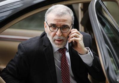 محاصرة مبنى مؤسسة النفط بطرابلس لاعتقال صنع الله