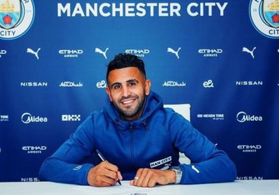 رسميا.. رياض محرز يجدد تعاقده مع مانشستر سيتي