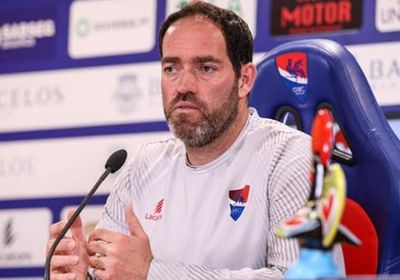 تصريحات صادمة من مدرب الأهلي المصري عقب الهزيمة