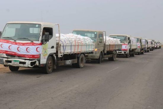 الإمارات تقدم 1500 سلة غذائية للمحتاجين في باب المندب