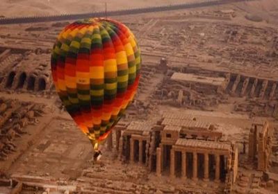 تفاصيل سقوط منطاد بالأقصر.. ووقف مصر حركة البالونات