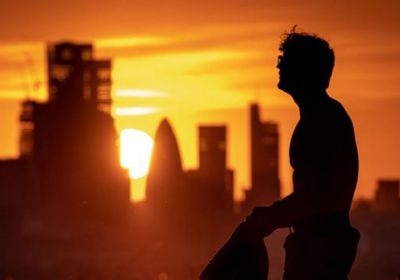 تصل لـ 41 درجة.. ارتفاع قياسي بدرجات الحرارة في بريطانيا