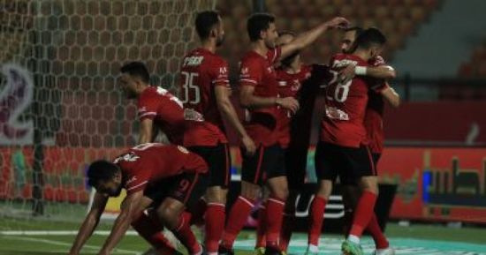 جلسة تحفيز من الخطيب للاعبى الأهلي قبل مواجهة الزمالك
