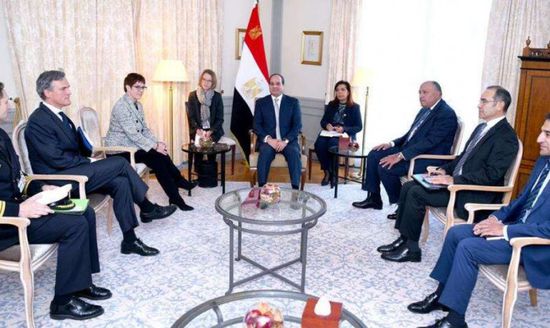 وزيرة دفاع ألمانيا تثمن احتضان مصر لـ 6 ملايين لاجئ