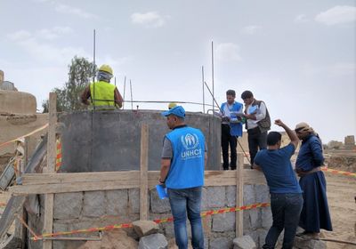مفوضية اللاجئين تبني خزانات مياه في الجوف