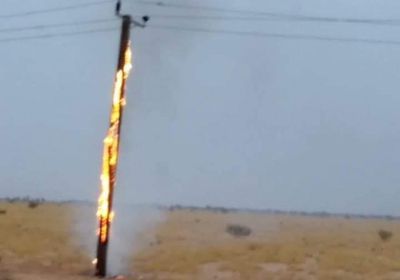 مخربون يستهدفون أعمدة الكهرباء في نصاب