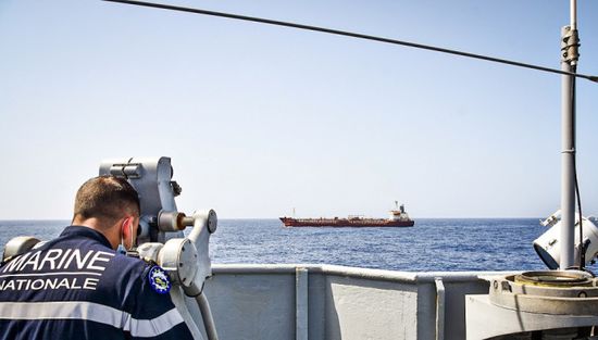 ضبط سفينة خرقت تصدير الأسلحة إلى ليبيا