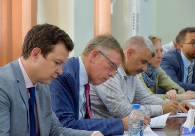 العميد هيوارد يبحث سبل دعم الهدنة الأممية