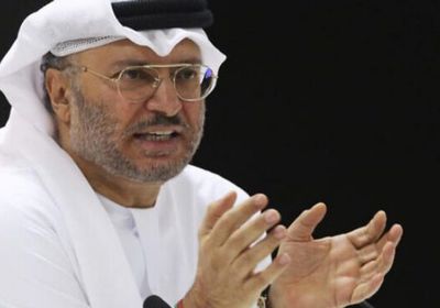 قرقاش يطالب بحل سلمي عاجل للأزمة الأوكرانية