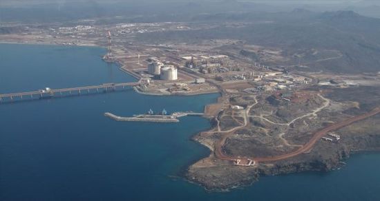 قصف إخواني على منشأة بلحاف في شبوة