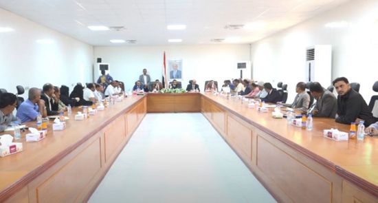 عوض العولقي يثمن انضباط قوات دفاع شبوة (فيديو)