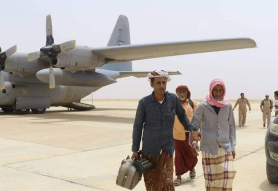 التحالف ينقل 176 راكبا لأرخبيل سقطرى عبر مطار الغيضة