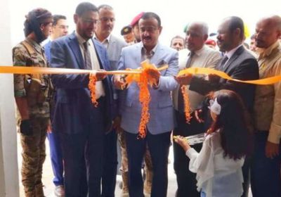 محافظ شبوة يفتتح مصنعا لإنتاج غاز الأكسجين