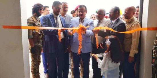 محافظ شبوة يفتتح مصنعا لإنتاج غاز الأكسجين