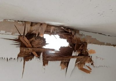 نجاة 5 أسر من قصف حوثي في قعطبة