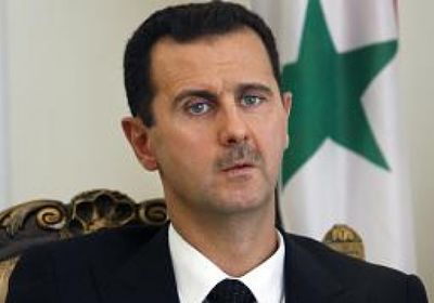 الأسد يمنح السفير الصيني بسوريا وسامًا