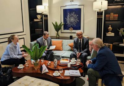 أمريكا وبريطانيا تبحثان سبل البناء على الهدنة باليمن