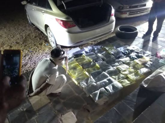 بحيازتهم 60 كيلوجرام حشيش.. ضبط مهربي مخدرات في شبوة