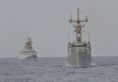 بالصور.. انتشار بحري لقوة أمريكية أوروبية في خليج عدن