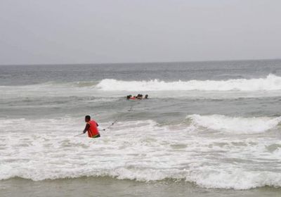 غرق شخص وانتشال 3 ناجين من سواحل حضرموت