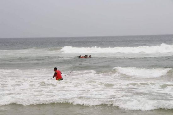 غرق شخص وانتشال 3 ناجين من سواحل حضرموت