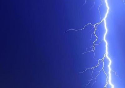 صاعقة رعدية تسبب في وفاة فتاة بالسعودية